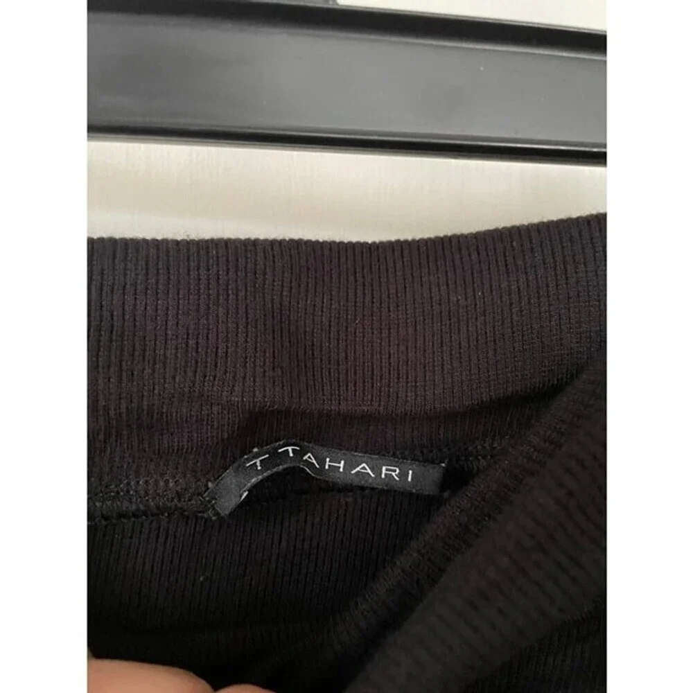 Tahari Women's size Small Black Skirt